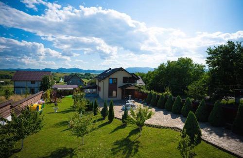 Humulesti Villa | Vila Medana