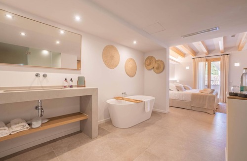 Capdepera Hotel | VILA NOVA SUITES & SPA - DOBLE DELUXE CON BALCÓN (CASTILLO)