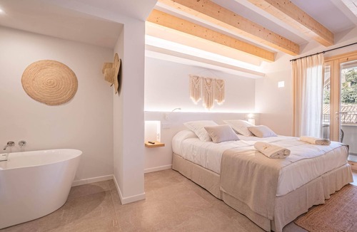 Capdepera Hotel | VILA NOVA SUITES & SPA - DOBLE DELUXE CON BALCÓN (CASTILLO)