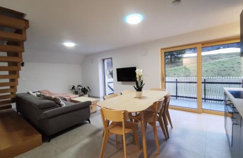 Bohinjska Bistrica Apartment | Vila Perunika