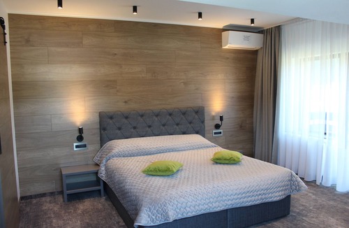 Sacele Hotel | Vila Trapez