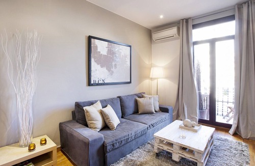 Sant Antoni Apartment | Viladomat Eixample Apartment