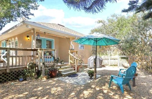 Vilano Beach House | Vilano Vibes 3BR 3BA 3 Minutes From The Ocean!