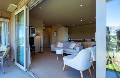 Windwhistle Apartment | Villa 206 - Front Row Golf Views, Terrace Downs