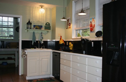 Downtown Villa | Villa 3 Bdrms/3 baths/close to everything/off st prking/Old Town/30%off Aug/Sept