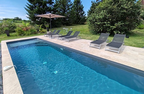 Lalinde House | Villa, 3 bedrooms, 2 bathrooms, garden + pool on 10 hectares of nature