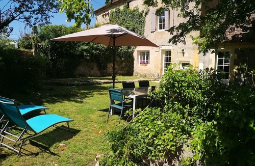 Lalinde House | Villa, 3 bedrooms, 2 bathrooms, garden + pool on 10 hectares of nature