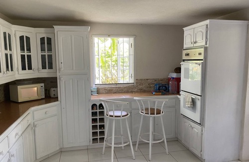 Mount Standfast Villa | Villa, 4 beds, 3 bathrooms, 1 minute to beach by car or 10 minute stroll