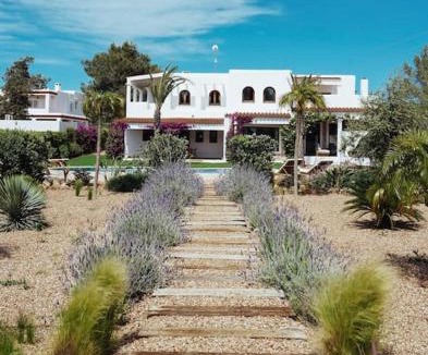 Santa Eulalia del Rio Villa | Villa 4 Palms only 5 minutes from Ibiza