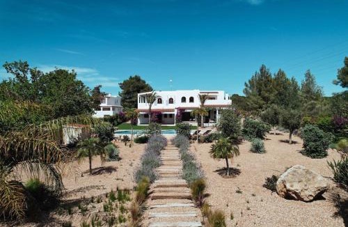 Santa Eulalia del Rio Villa | Villa 4 Palms only 5 minutes from Ibiza