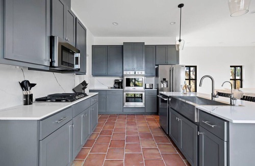 Spicewood Villa | Villa 7 | 3BR | Firepit | Pool | Hot tub | Yoga