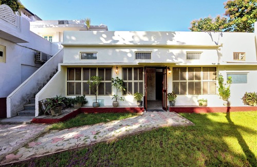 Udaipur City Centre Apartment | Villa 9 Para – Spacious 2BHK Garden Retreat Family-Friendly Stay - 6 Pax
