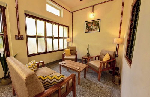 Udaipur City Centre Apartment | Villa 9 Para – Spacious 2BHK Garden Retreat Family-Friendly Stay - 6 Pax