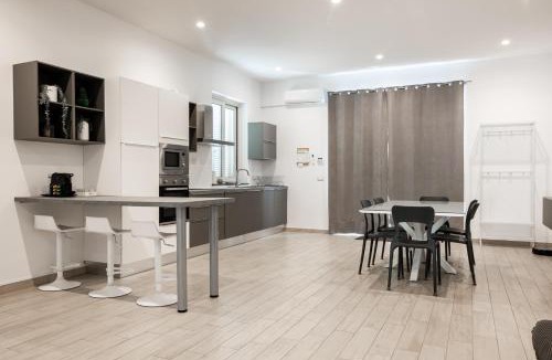 Scillichenti Villa | Villa A Mare