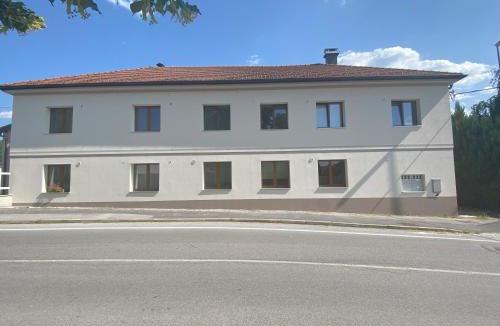 Postojna Apartment | Villa Acernis