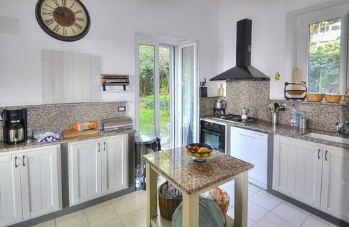 Santa Maria di Castellabate Villa | Villa Acquazzurra: A spacious two-story villa in a quiet position, located on a hillside above the sea, with Free WI-FI.