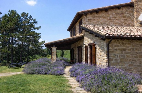 Castelraimondo Villa | VILLA ADELE - Ville Carborello