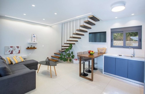 Nidri Villa | Villa Aggelos, within easy walk of the beach, shops and restaurants.