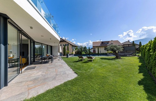 St. Pauls Villa | Villa 'Aich' with Mountain View, Private Pool and Sauna