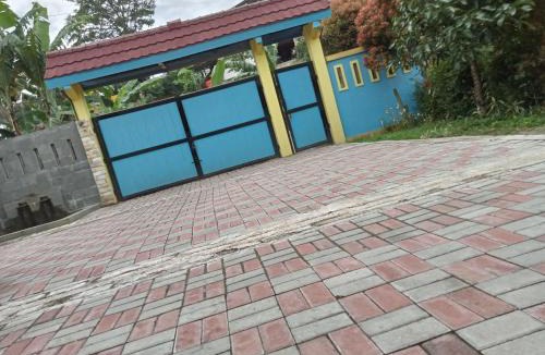 Jambu Luwuk House | Villa Ainun