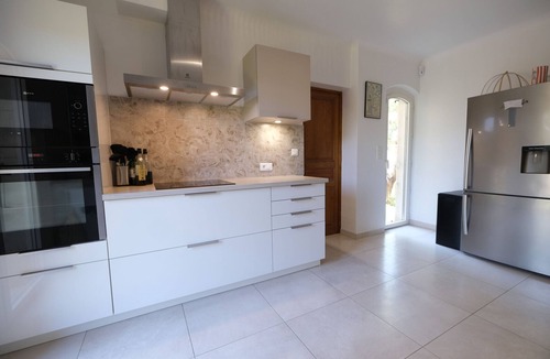 Mouries Villa | Villa air-conditioning heated swimming pool Alpilles view Mouries