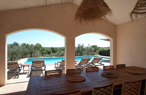 Mouries Villa | Villa air-conditioning heated swimming pool Alpilles view Mouries