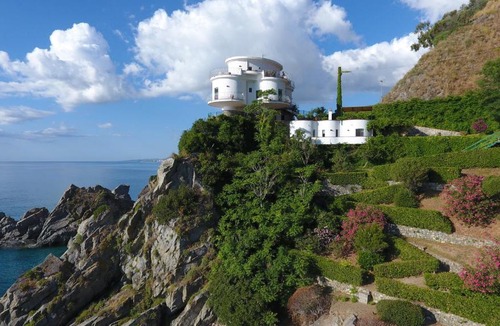 Caminia Villa | Villa Alcado
