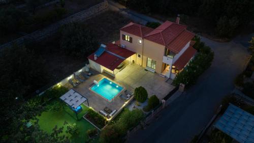 Prines Villa | Villa Alex with private pool and jacuzzi