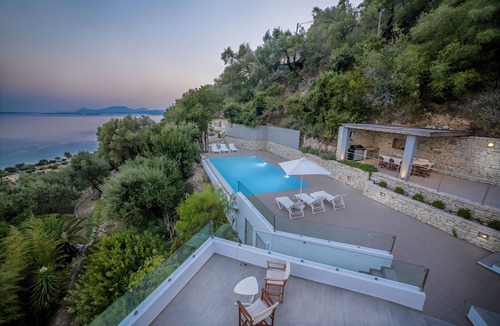 Poulades Villa | Villa ALGEOS between sky and crystal clear sea
