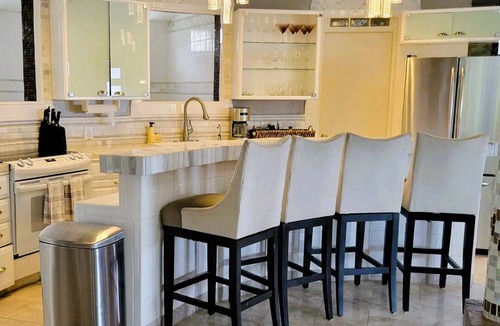 Estate Solberg Villa | Villa Alhambra with 5 Bedrooms Ensuite and Daily Maid Service
