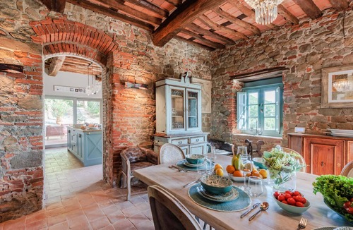 Nozanno Villa | Villa Alice, panoramic stone farmhouse to sleep 10 with pool in Lucca