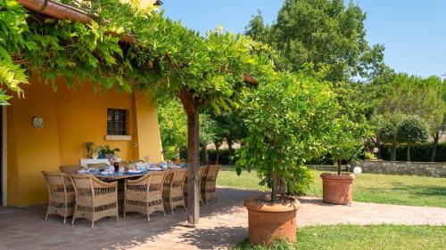 Rosignano Marittimo Villa | VILLA ALLODOLA 12, Emma Villas