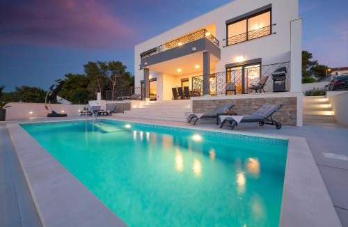 Sutivan Villa | Villa Allure