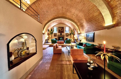 Collalto Villa | VILLA ALTAMIRA - Eighteen Bedroom Villa, Sleeps 36
