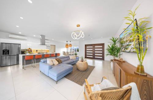 Esmeralda Villa | Villa Amara Lux Stay Near Arashi Beach by LUCHA