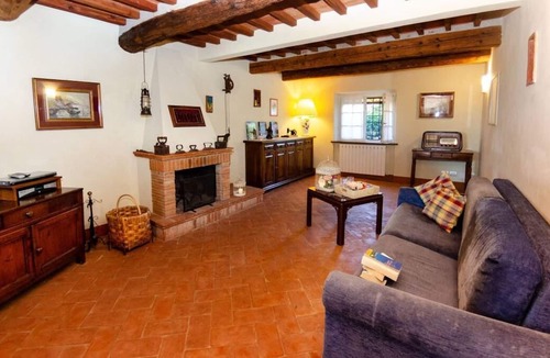 Altopascio Villa | Villa Amino