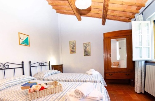 Altopascio Villa | Villa Amino