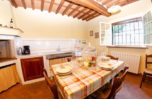 Altopascio Villa | Villa Amino - Secluded Tuscan villa with private pool