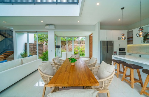 Batu Bolong Villa | Villa Ammanya