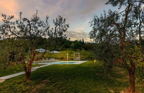 Lucca Villa | Villa Amore, a Romantic Hilltop Farmhouse in Lucca