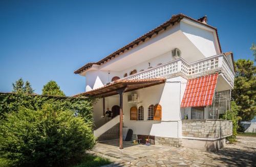 Thermi House | Villa Ampelos