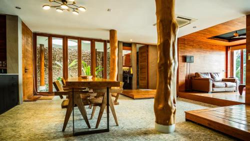 Hin Hong Villa | Villa Amrita - Oceanfront Villa with Private Beach