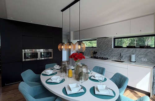 Halfweg House | Villa Amsterdam Beyond | 4 Bedrooms | Sleeps 8 Pet-friendly!