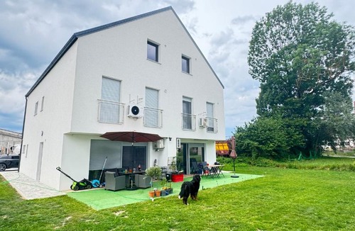 Postojna House | Villa AMULET - Spacious 3BR Villa near Postojna Cave
