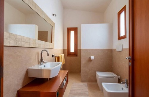 Triscina Villa | Villa Amurusanza- poolside guest house