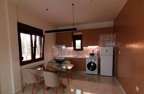 Nea Iraklia House | "Villa Anastasia" Flat on the 1st floor in N. Iraklia