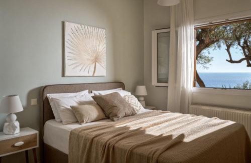 Akrotiri House | Villa Anatoli - Tranquil Escape with Scenic Views, by ZanteWize
