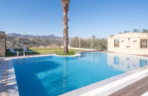 Malevizi Villa | Villa Angels - Five Bedroom Villa, Sleeps 10