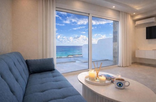Amoopi Villa | Villa 'Aqua Blue 2' with Private Pool and Sea View