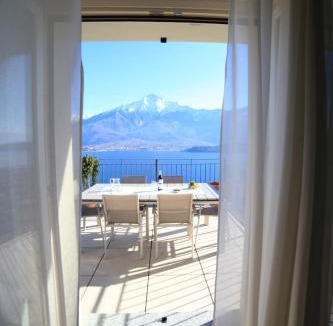 Vercana Apartment | Villa Aquarius Elegante appartamento con fantastica vista lago